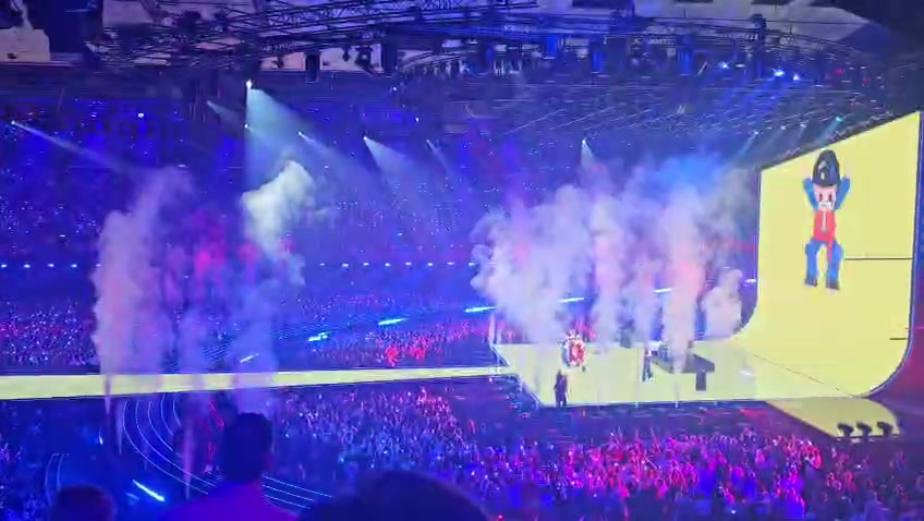 Standbild aus einem Auftritt beim Eurovision Song Contest 2026 in Wien – Bild 6
