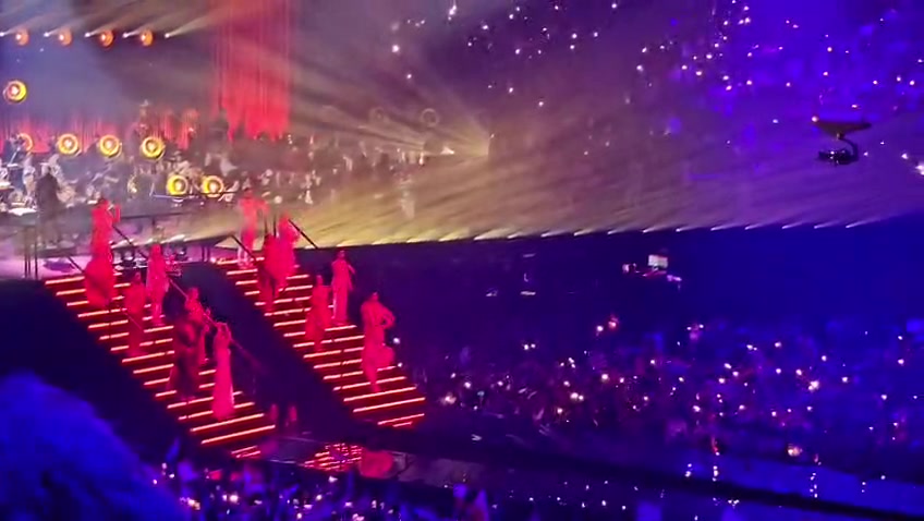 Standbild aus einem Auftritt beim Eurovision Song Contest 2026 in Wien – Bild 9