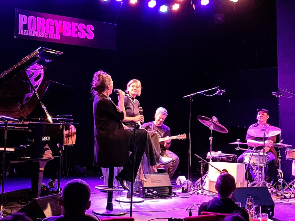 Waltraud Köttler mit Band im Porgy & Bess in Wien, Februar 2023 – Konzertfoto 4
