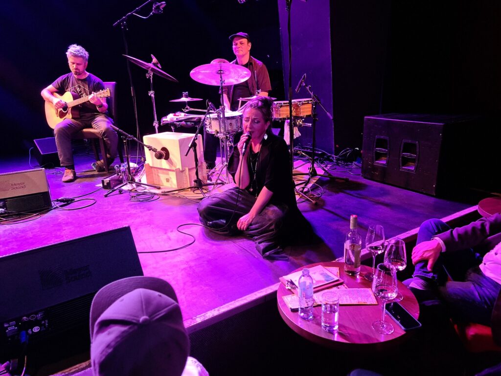 Waltraud Köttler mit Band im Porgy & Bess in Wien, Februar 2023 – Konzertfoto 5