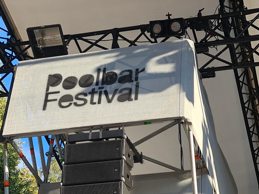Marianne Beaulieu als Vorgruppe von José González beim Poolbar-Festival in Feldkirch, 11. Juli 2026 – Konzertfoto 9