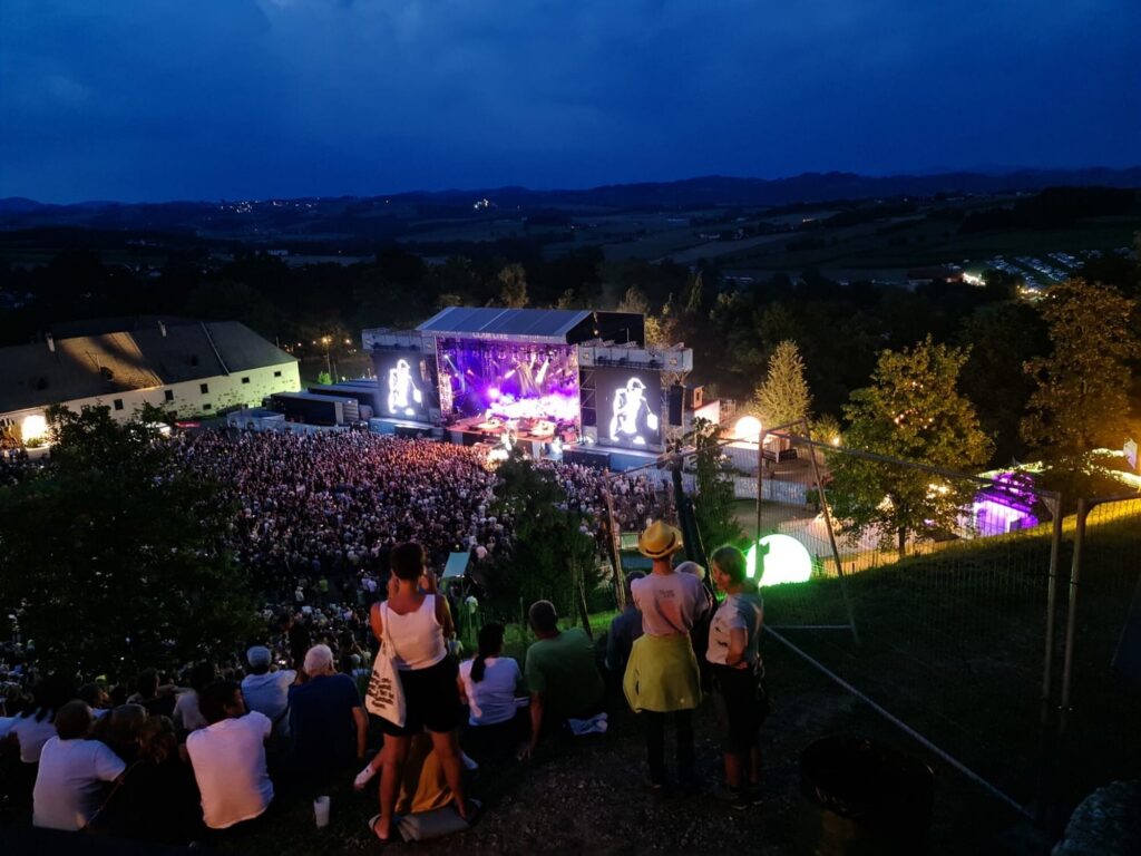 Nick Cave & The Bad Seeds auf Burg Clam, 5. August 2022 – Konzertfoto 9