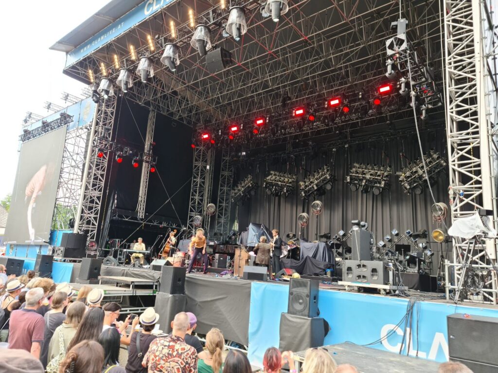 Nick Cave & The Bad Seeds auf Burg Clam, 5. August 2022 – Konzertfoto 3