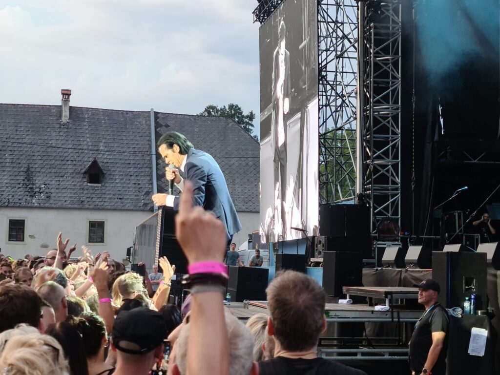 Nick Cave & The Bad Seeds auf Burg Clam, 5. August 2022 – Konzertfoto 4