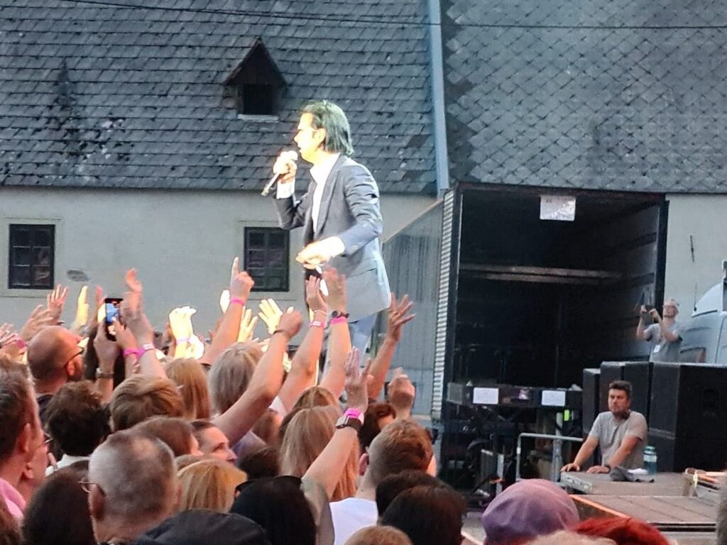 Nick Cave & The Bad Seeds auf Burg Clam, 5. August 2022 – Konzertfoto 5